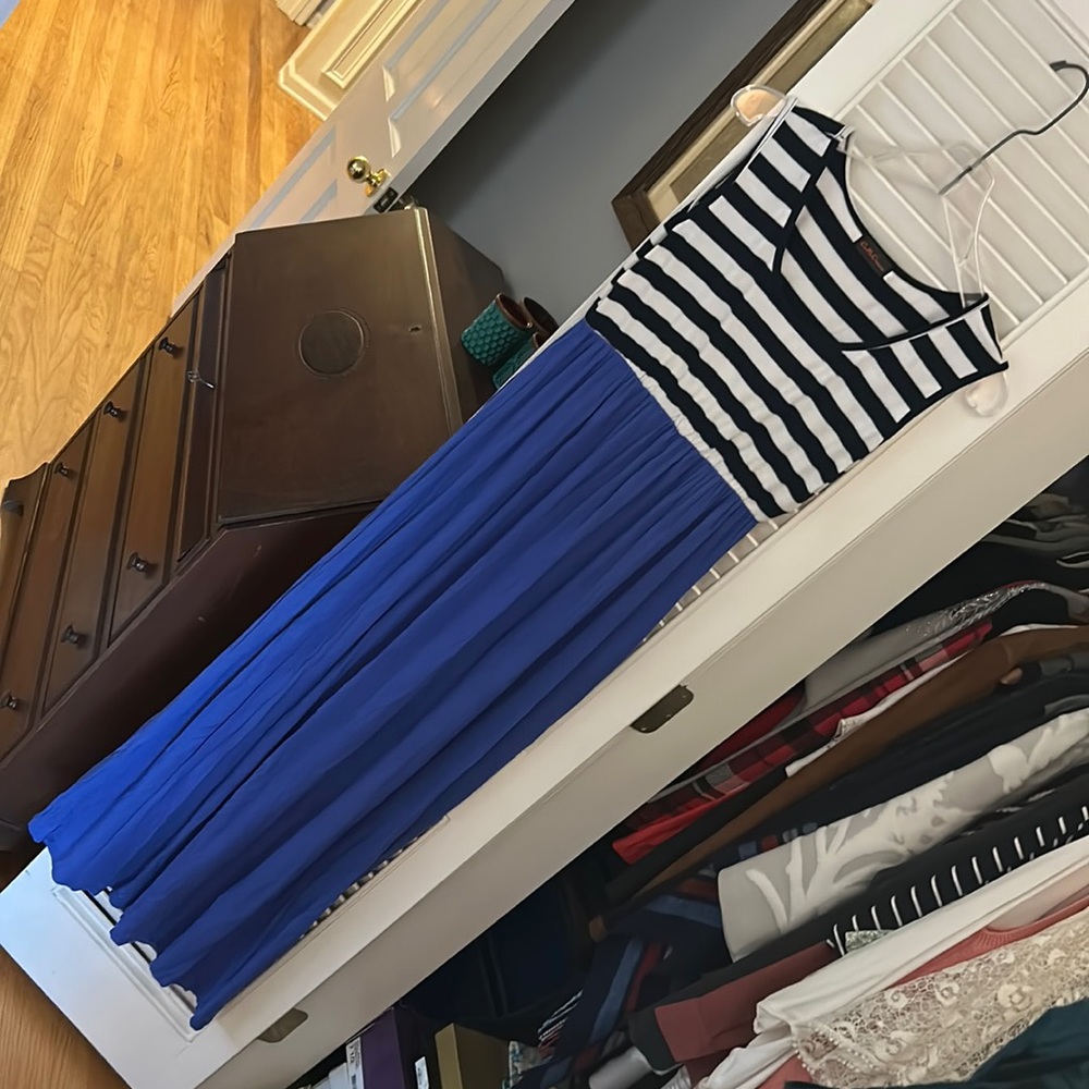 Striped Top Solid Bottom Maxi Dress - Sz L
